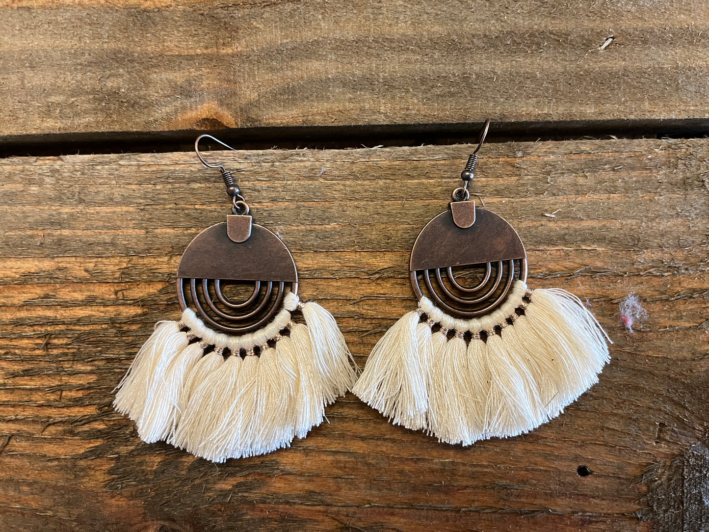 White tassel fan earring